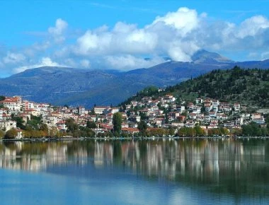 Καστοριά: Άγνωστοι βεβήλωσαν το εβραϊκό μνημείο (φωτο)